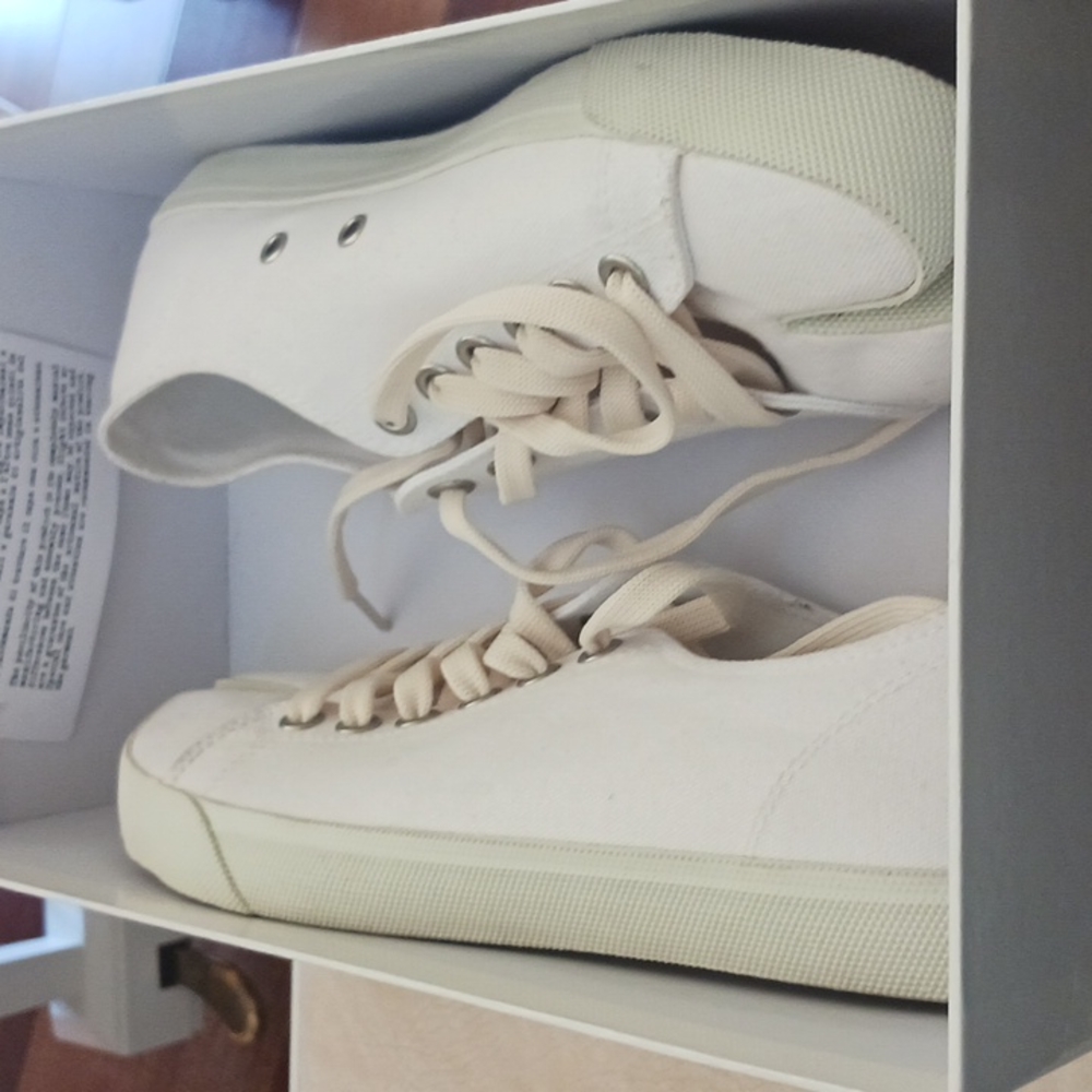 Maison margiela low top cameltoe woman's sneaker size 39 off white color